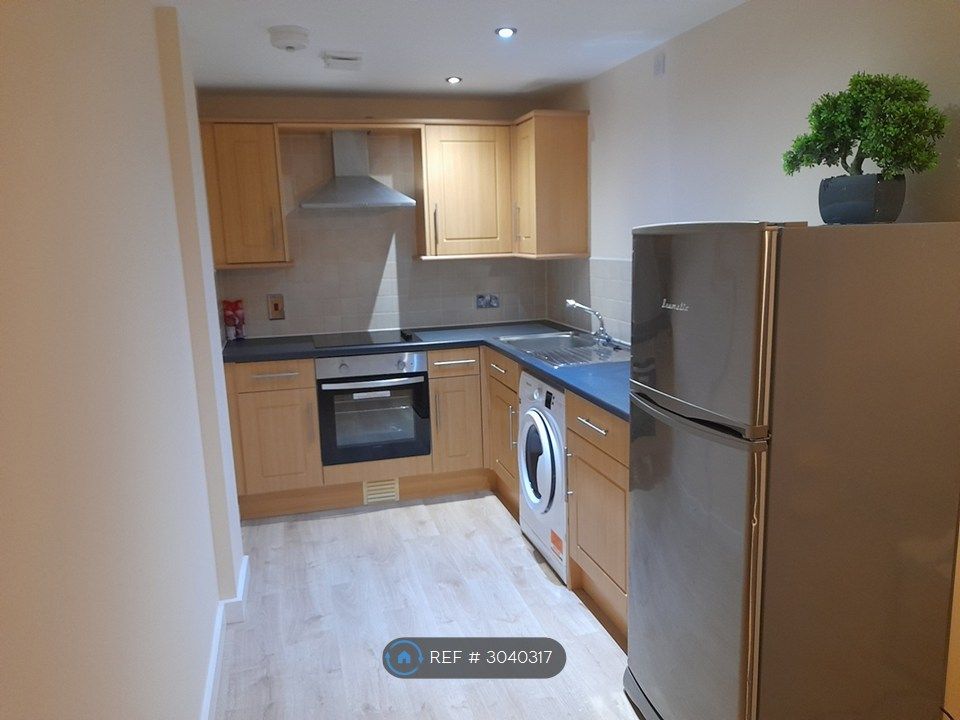 Property photo 3 of 8 Kitchen