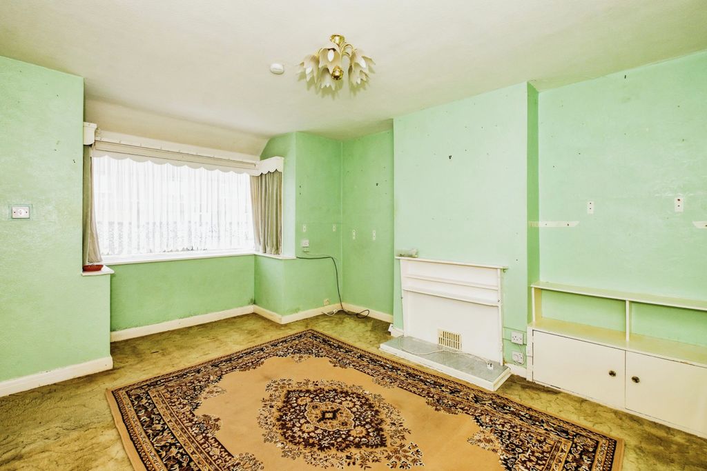 Property photo 2 of 16 Living Room