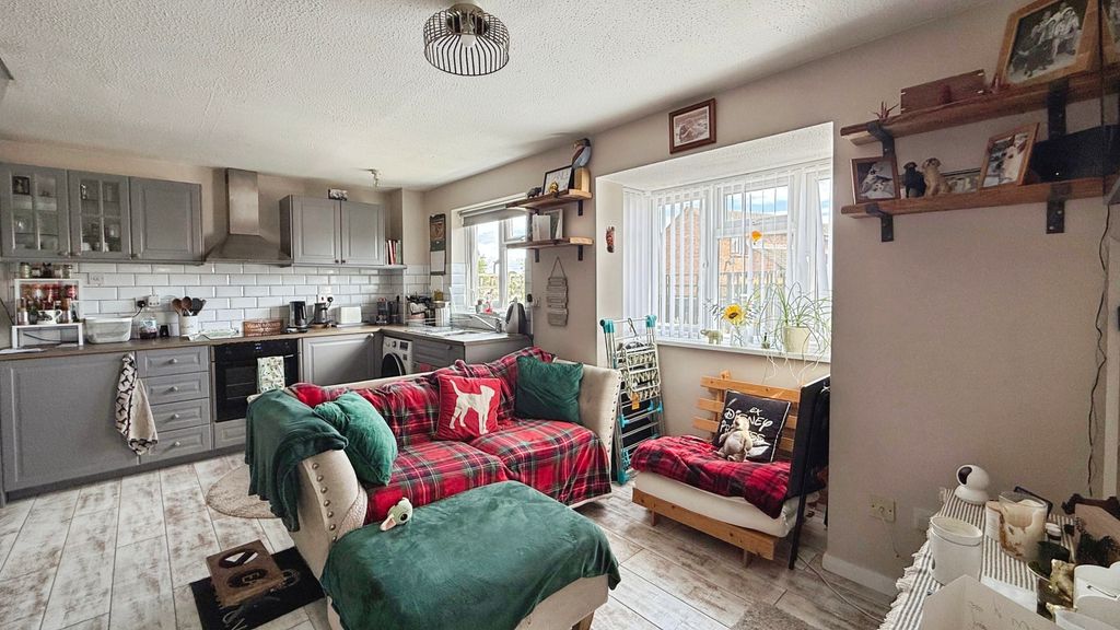 Property photo 2 of 10 Open Plan Living Accommodation
