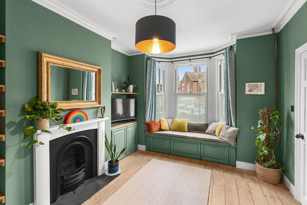 Property photo 2 of 21 3-Portersfieldrd-004.Jpg