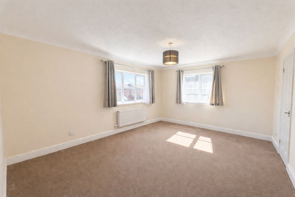 Property photo 2 of 6 Living Room