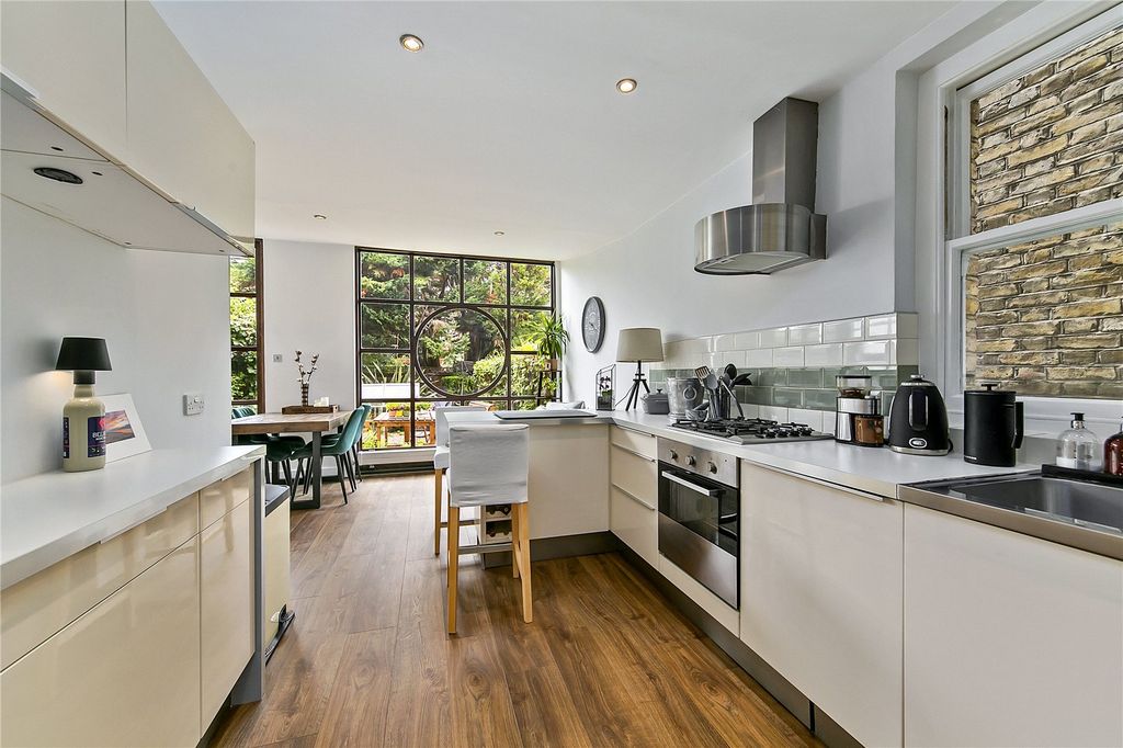 Property photo 3 of 9 Picture No. 02