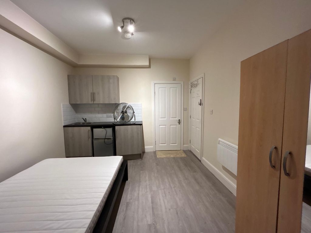 Property photo 1 of 4 Room