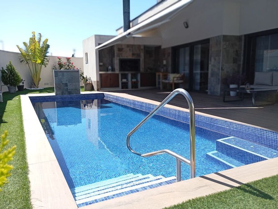 Property photo 1 of 50