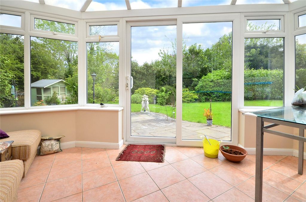Property photo 3 of 18 Conservatory
