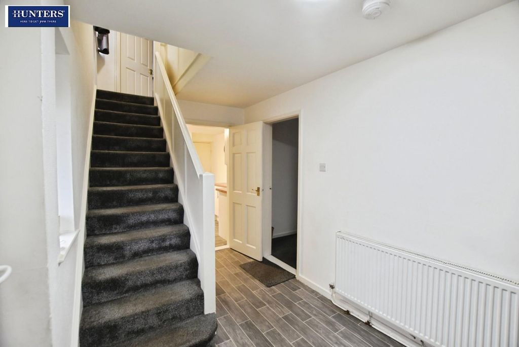 Property photo 3 of 18 Hallway