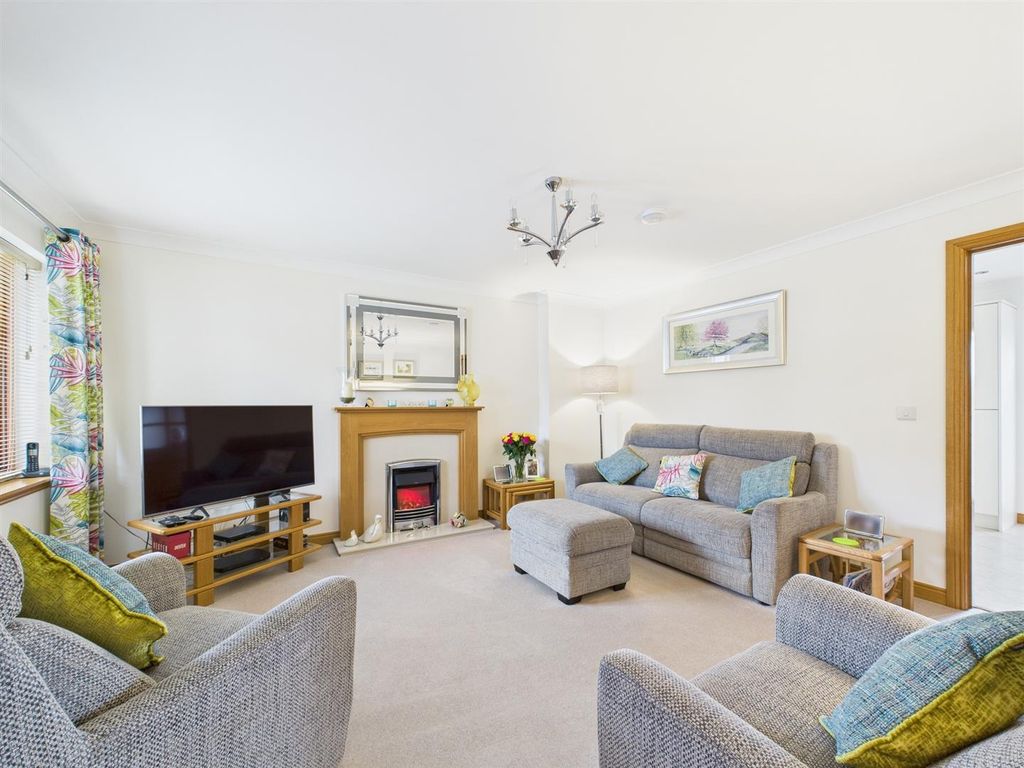 Property photo 2 of 21 Cam01486G0-Pr0882-Still012.Jpg