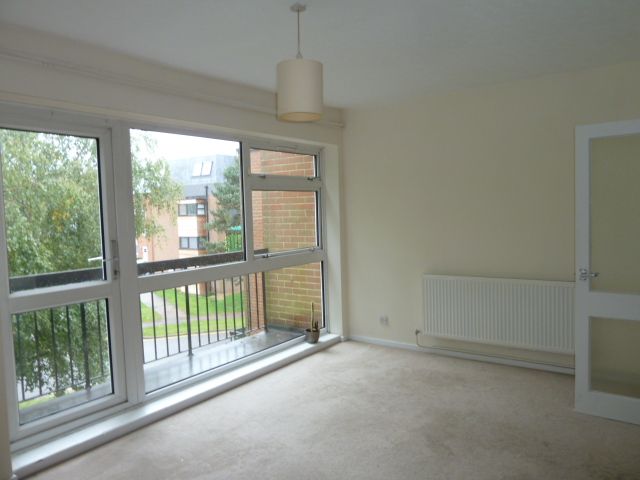 Property photo 2 of 3 Lounge