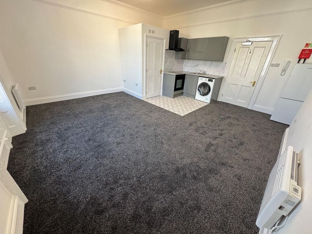 Property photo 1 of 8 5.Jpg