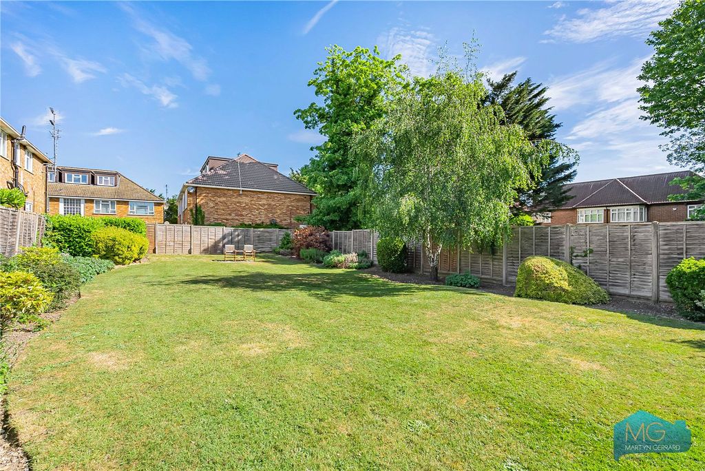 Property photo 3 of 22 Picture No. 23