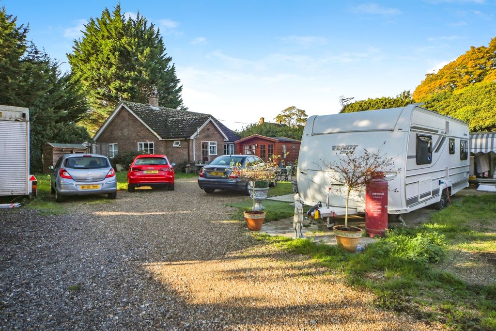 Property photo 2 of 8