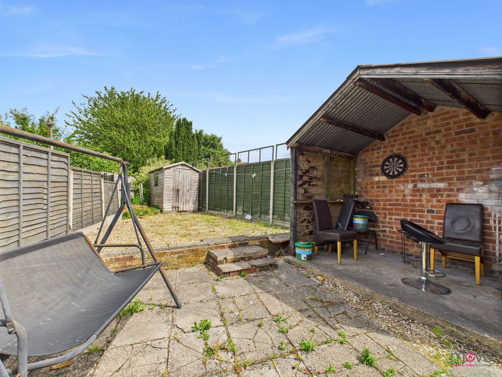 Property photo 2 of 32