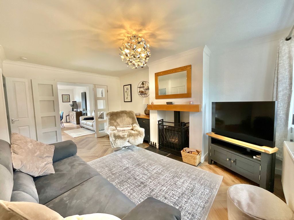 Property photo 3 of 34