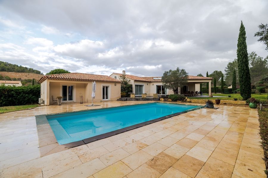 Property photo 2 of 29