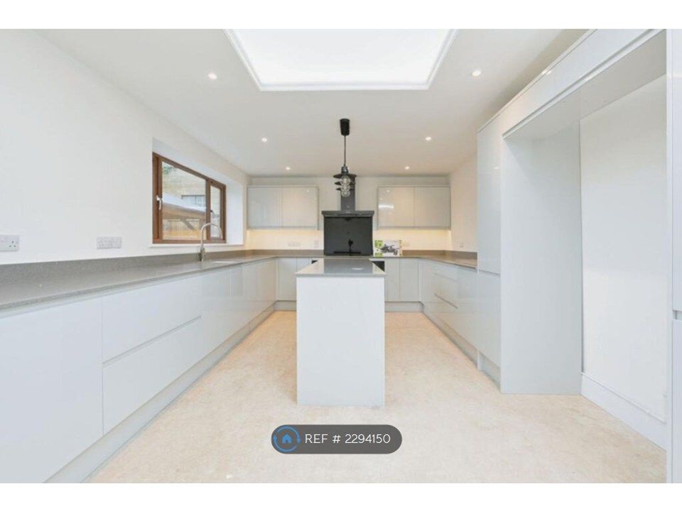 Property photo 2 of 23 Kitchen