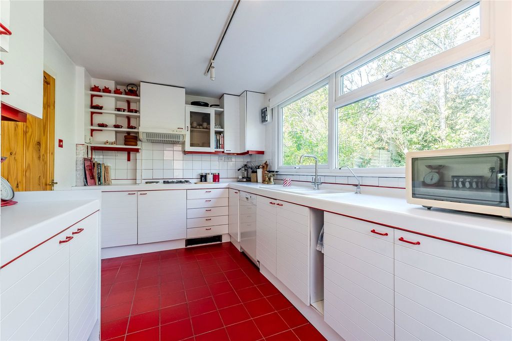 Property photo 3 of 16 Kitchen