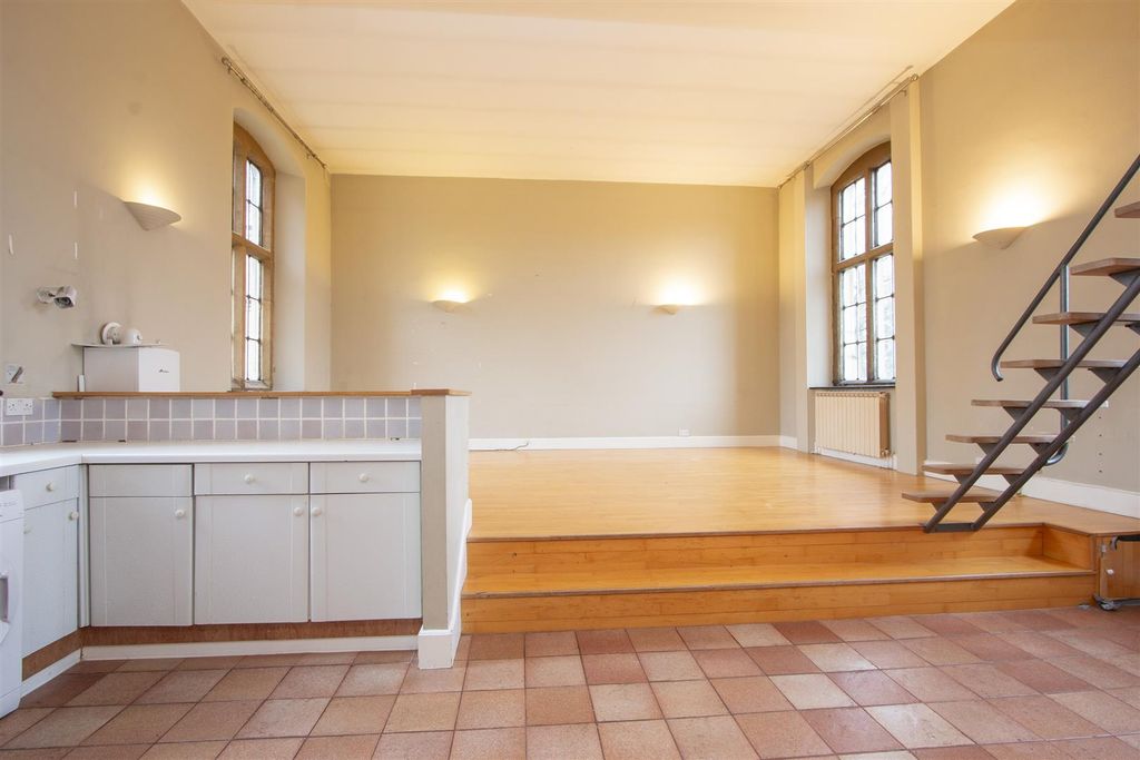 Property photo 3 of 12 1 Royal  Patriotic Building 005.Jpg