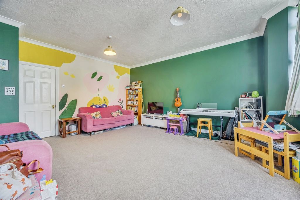 Property photo 2 of 17