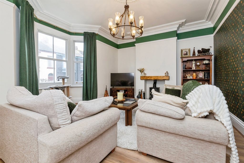 Property photo 2 of 21