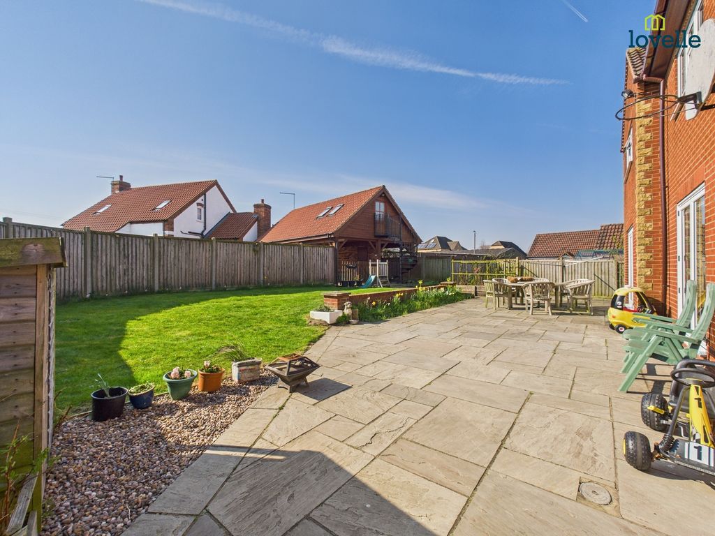 Property photo 2 of 24