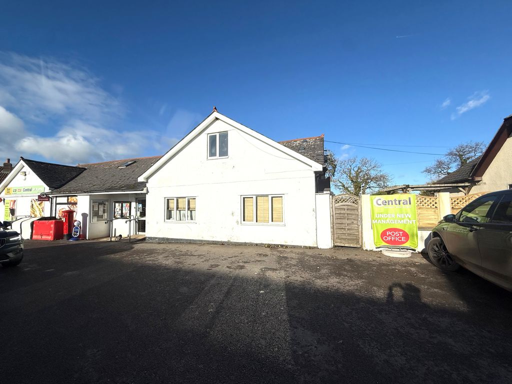 Property photo 1 of 17 Outside Front