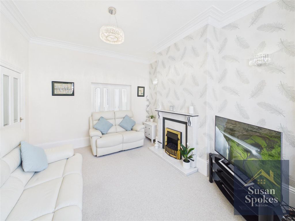 Property photo 3 of 24 Cam01858G0-Pr0248-Still002.Jpg