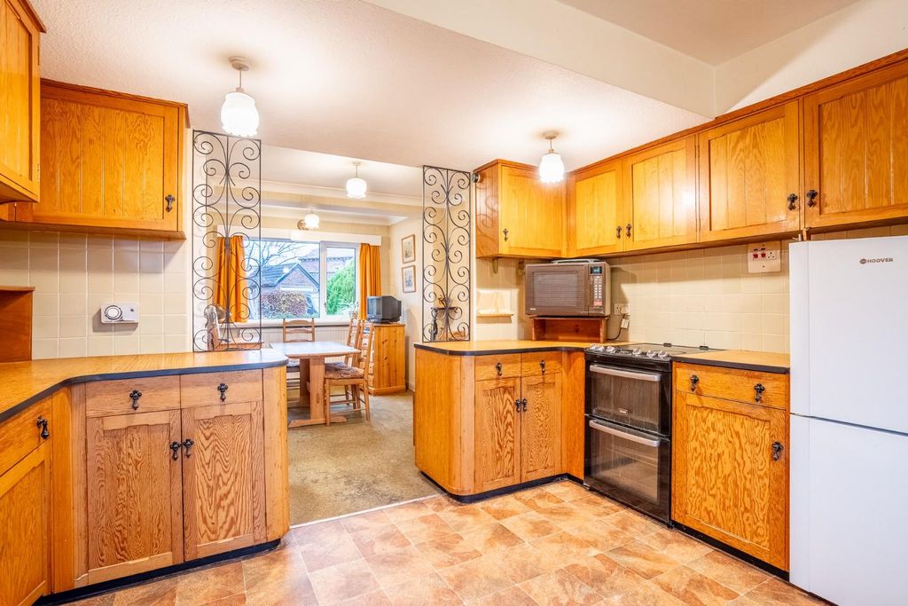 Property photo 2 of 24 Kitchen
