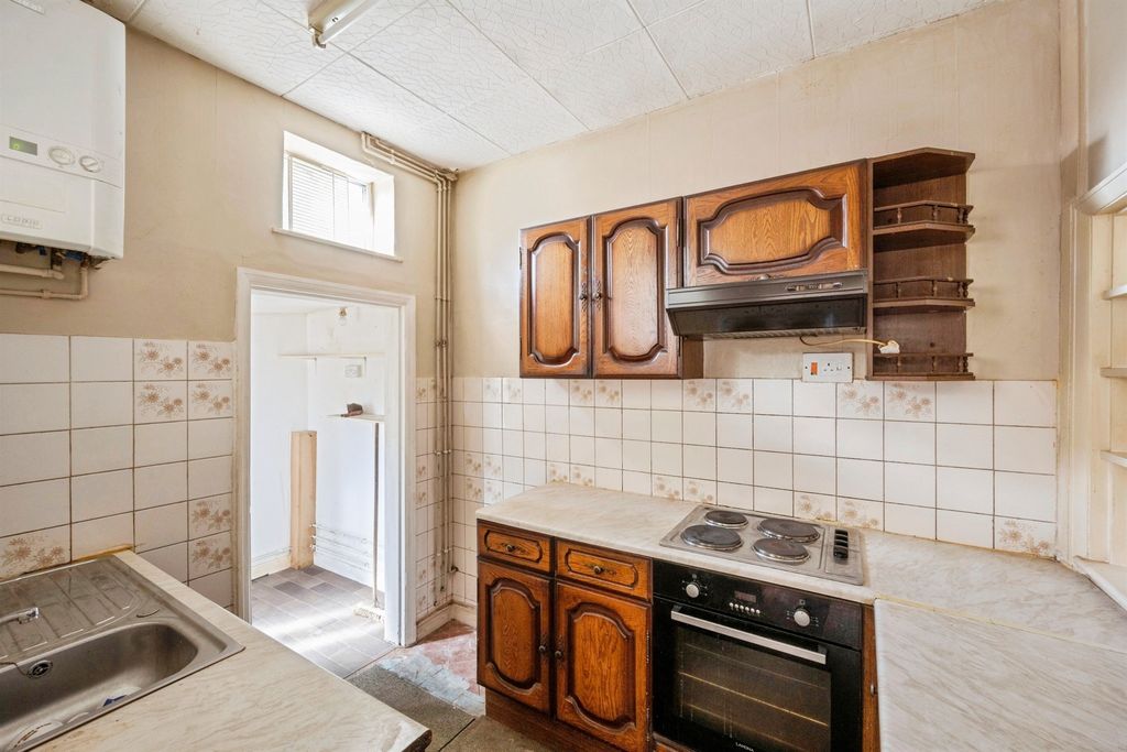 Property photo 3 of 14