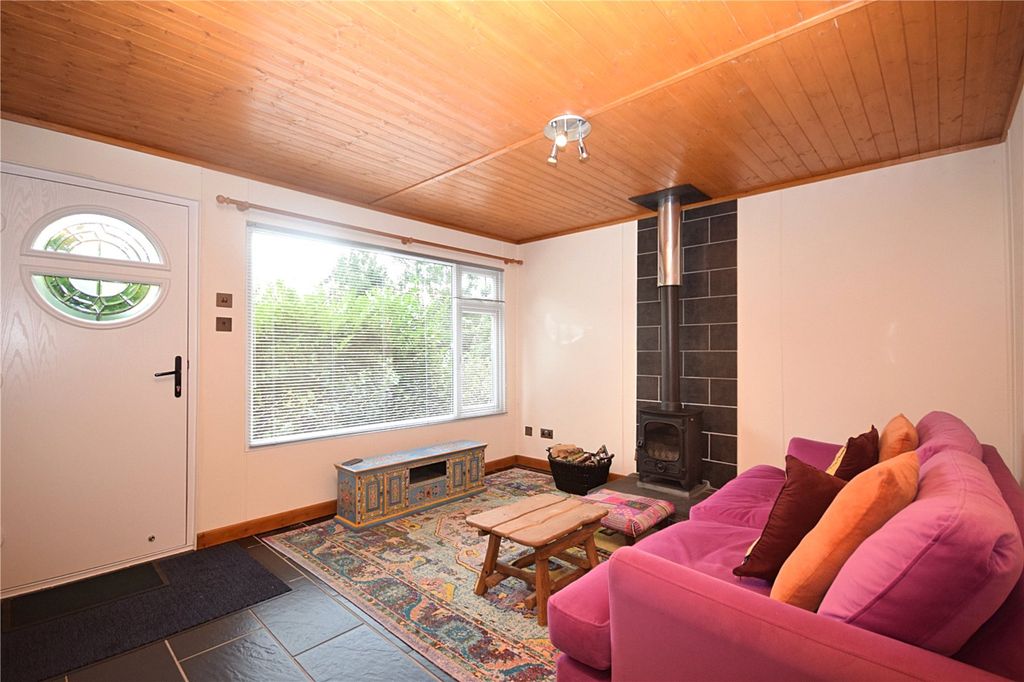 Property photo 2 of 11 Picture No. 14