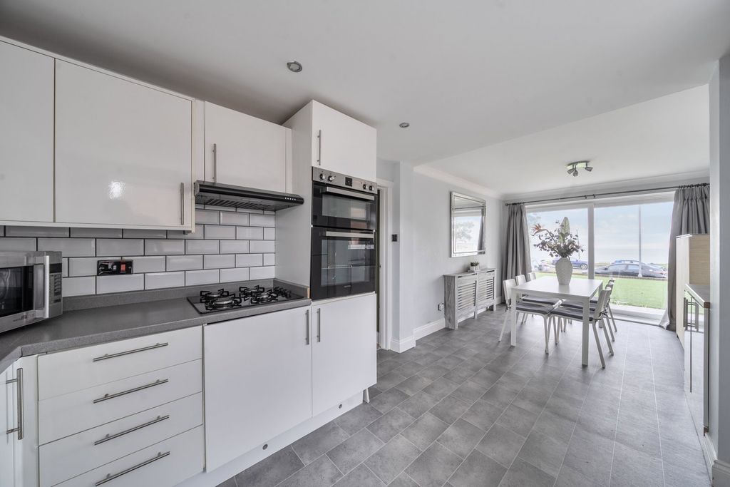 Additional image 9 of 2 bed flat for saleRoyal Esplanade, Ramsgate CT11