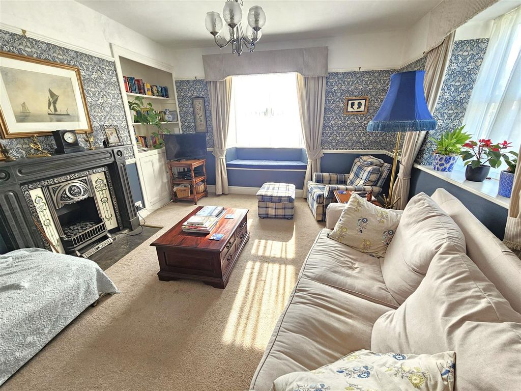 Property photo 2 of 19 Living Room.Jpg