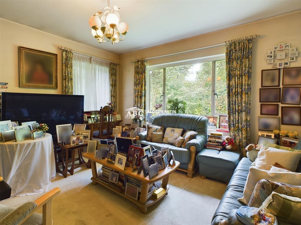Property photo 2 of 26
