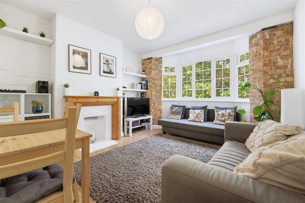 Property photo 2 of 11 22 Glebe Recp.Jpg