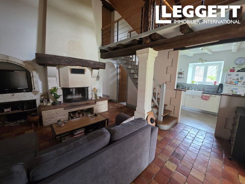 Property photo 2 of 10