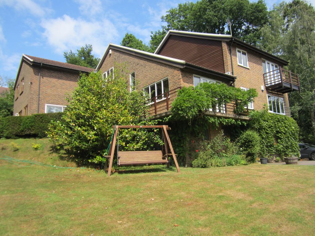 Property photo 2 of 12