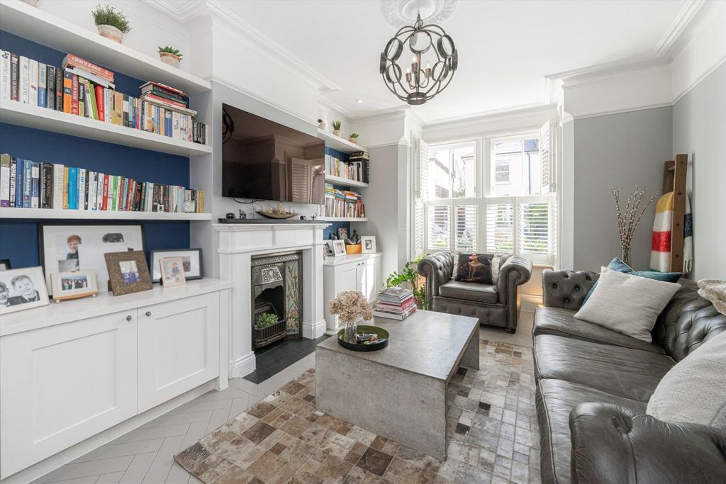 Property photo 3 of 12