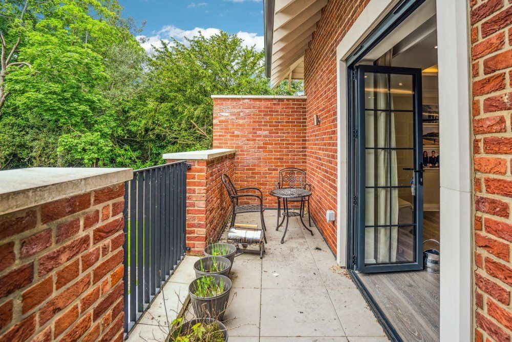 Additional image 8 of 3 bed flat for salePenn Road, Beaconsfield HP9