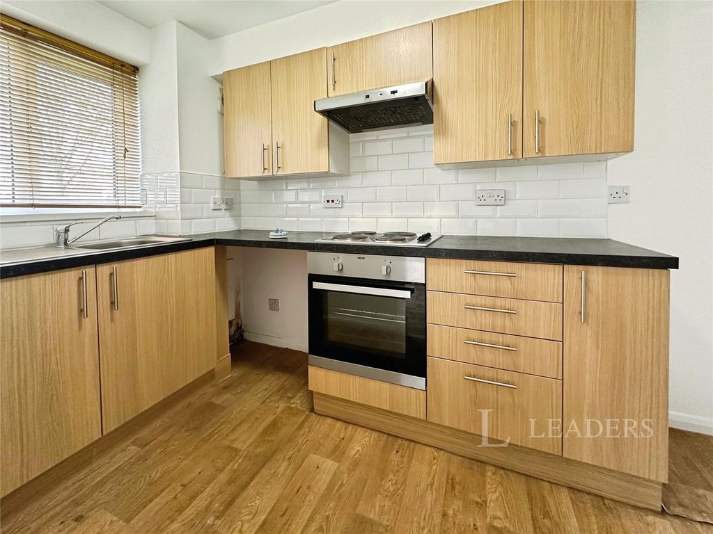 Property photo 3 of 11 Picture No. 29