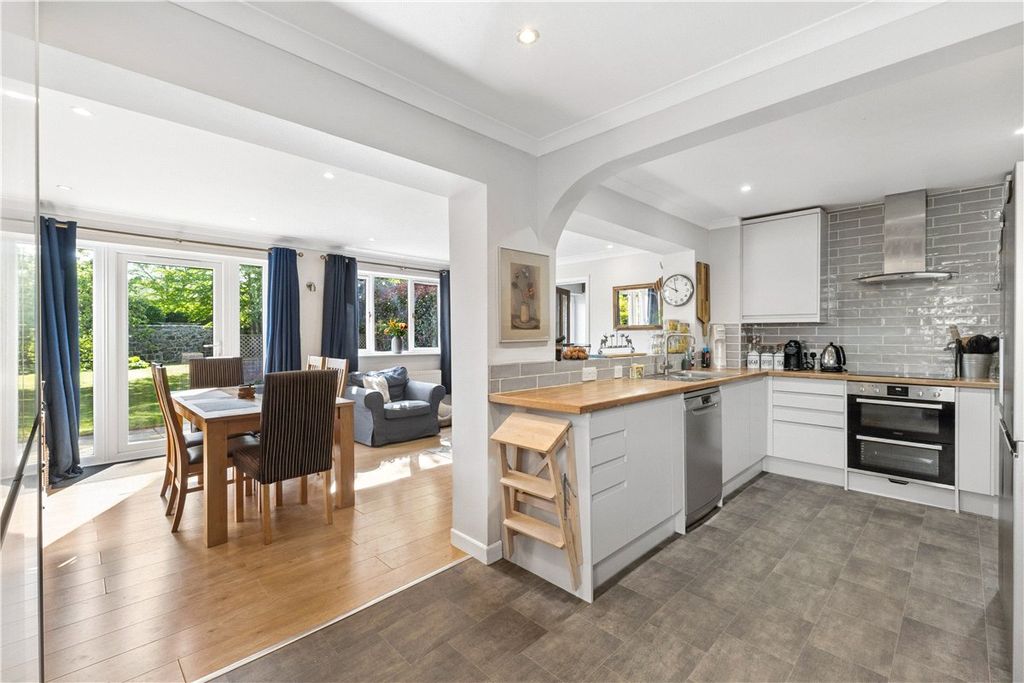 Property photo 2 of 26 Kitchen/Diner/Family