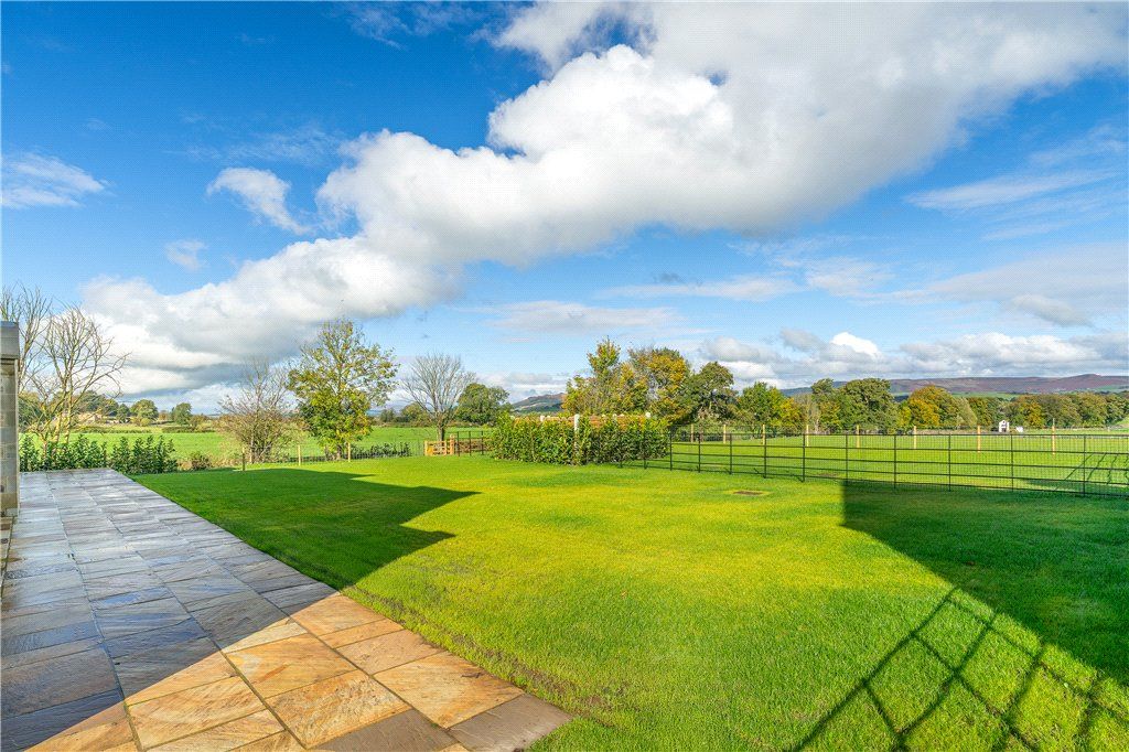 Property photo 3 of 36 Beguiling Views