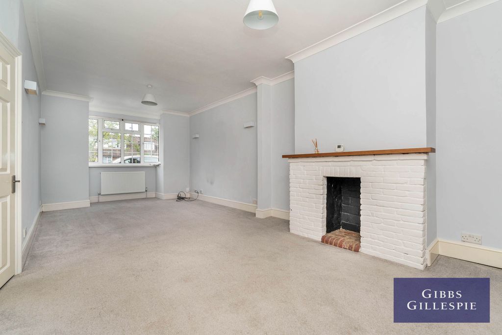 Property photo 3 of 11 3
