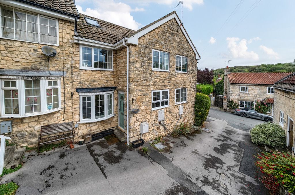 Property photo 1 of 13 1516425-1-6A9A9E9...