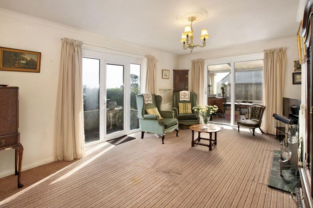 Property photo 2 of 20