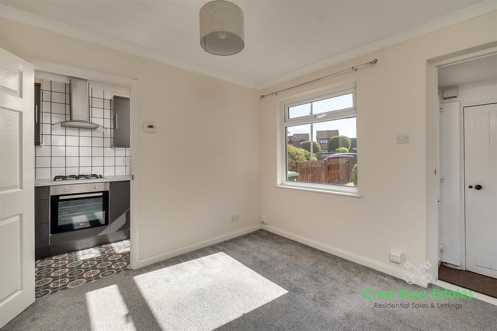 Property photo 2 of 11 Sitting Room