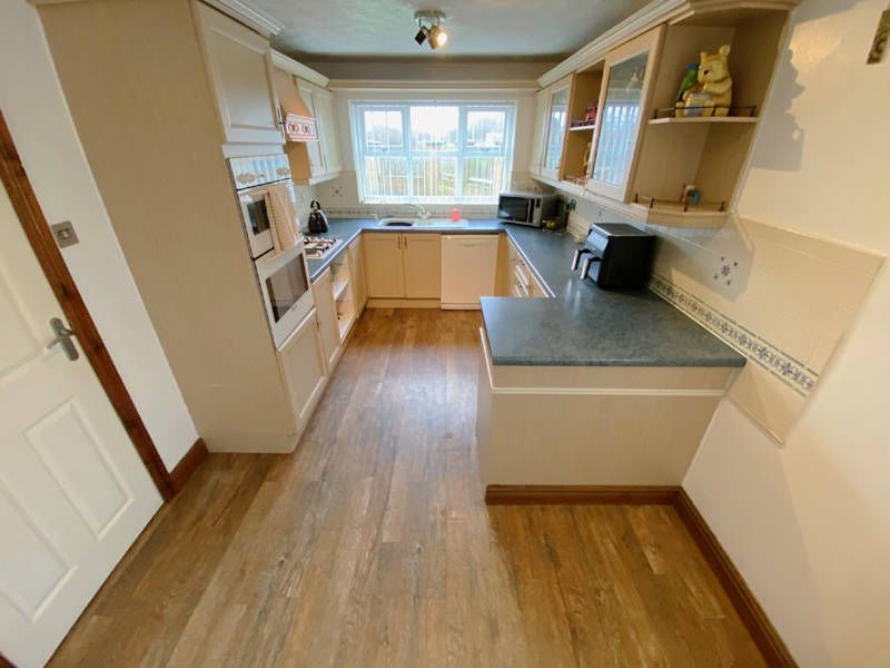 Property photo 2 of 35 Breakfast Kitchen