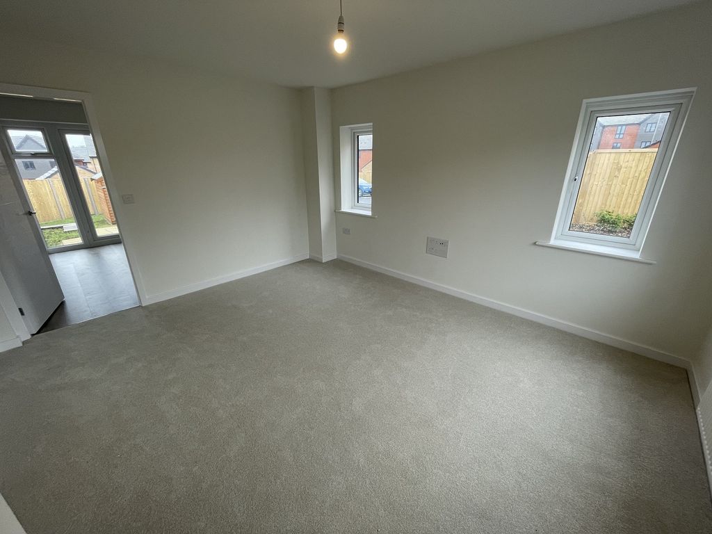 Property photo 3 of 18 Living Room