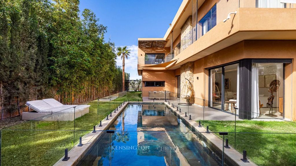 Property photo 2 of 31