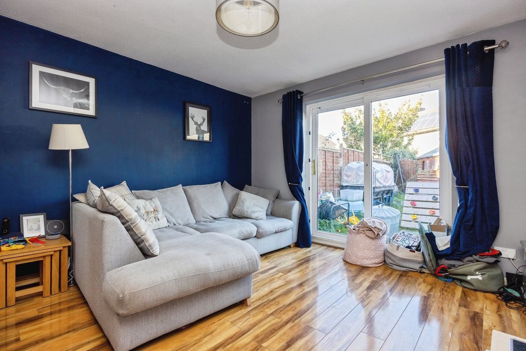 Property photo 2 of 17 Photo