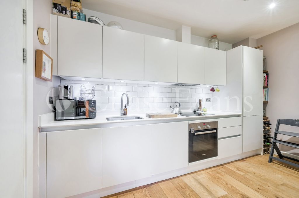 Property photo 2 of 10 Kitchen