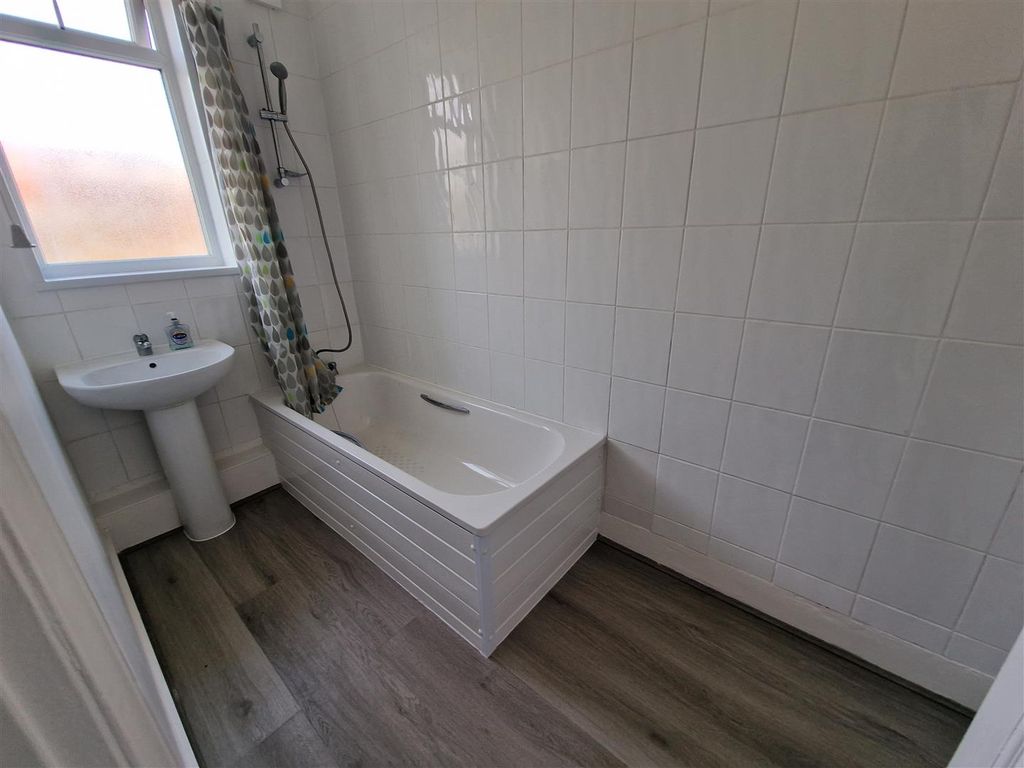 Property photo 3 of 10 1000136737.Jpg